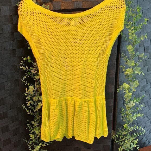 AE Size XS neon yellow pullover top worn over tanks or bralette - Picture 2 of 7